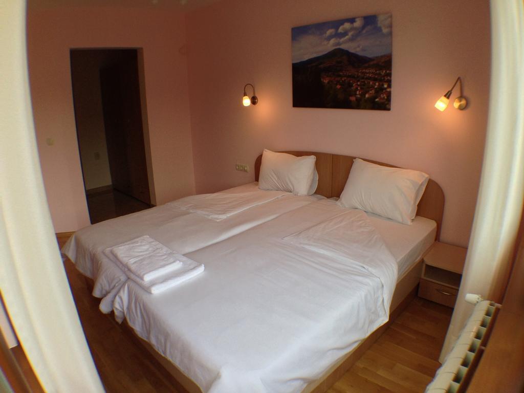 Mala Planina Guest House Iskrets Екстериор снимка