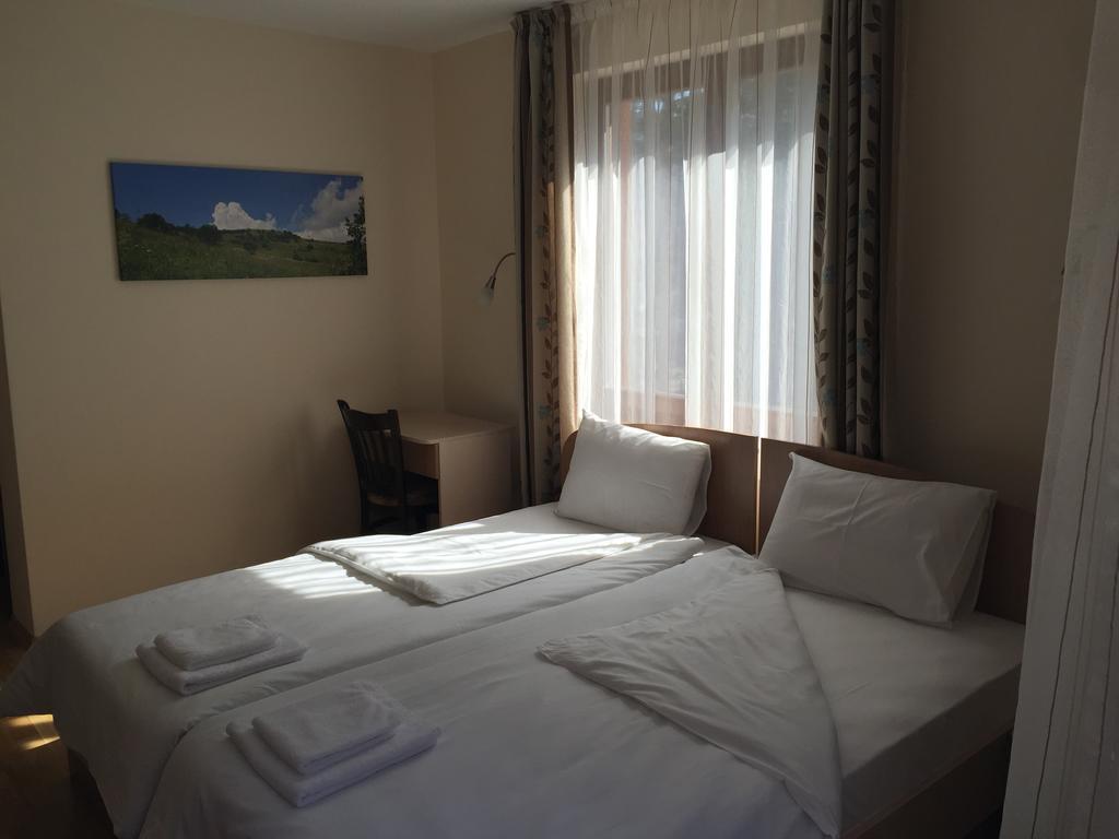 Mala Planina Guest House Iskrets Екстериор снимка