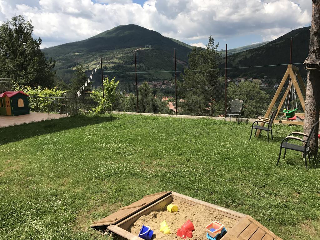 Mala Planina Guest House Iskrets Екстериор снимка